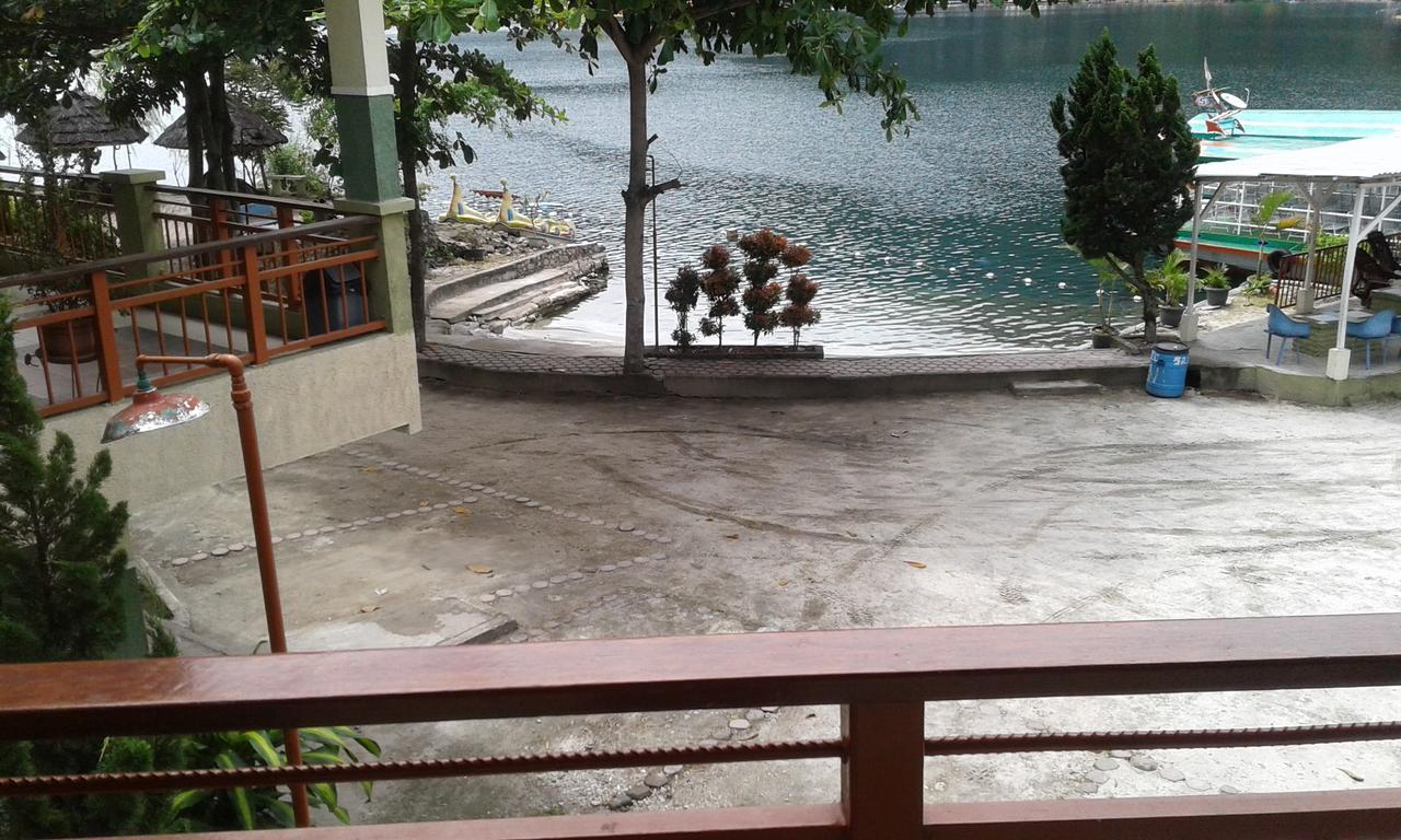 Pandu Lakeside Hotel Parapat Exteriör bild