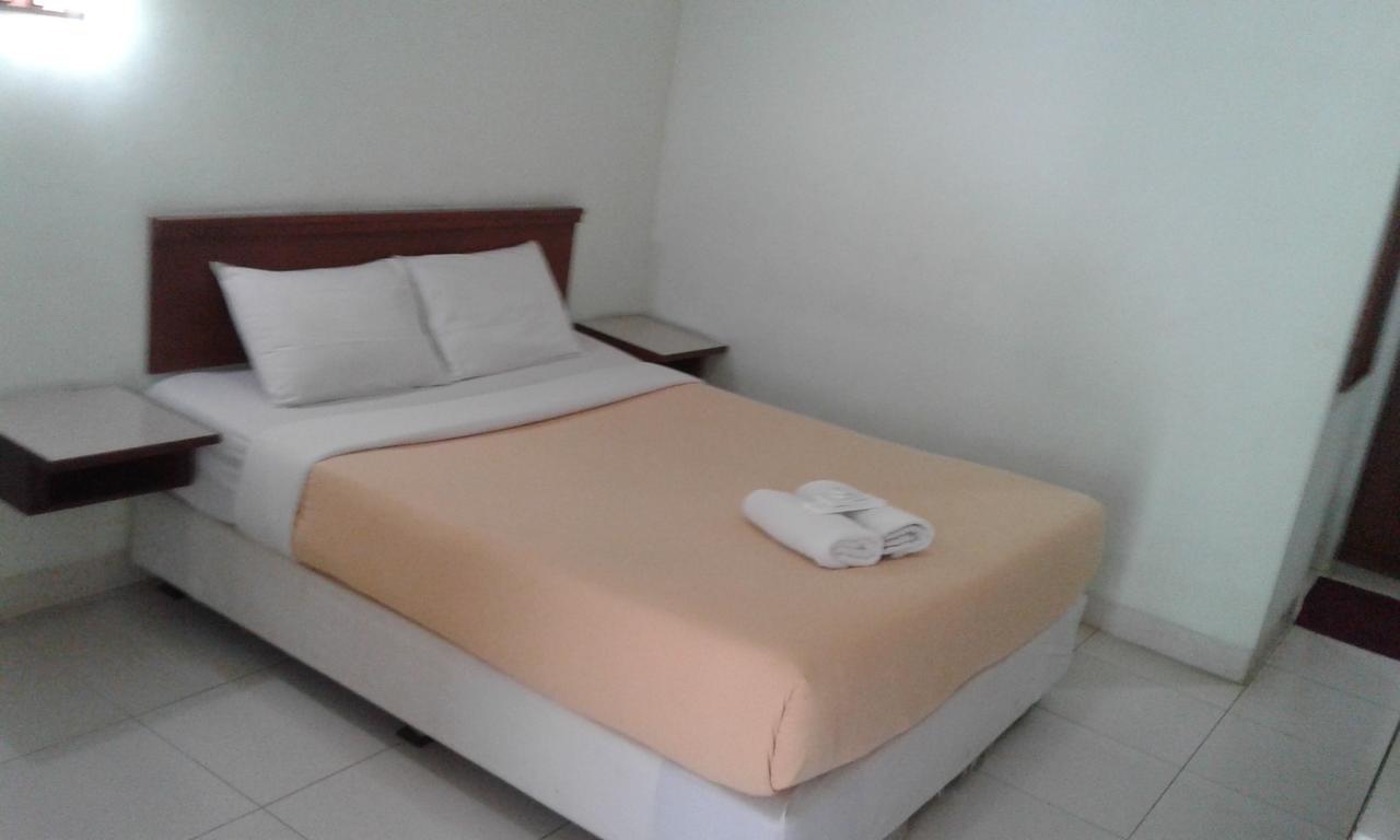 Pandu Lakeside Hotel Parapat Exteriör bild