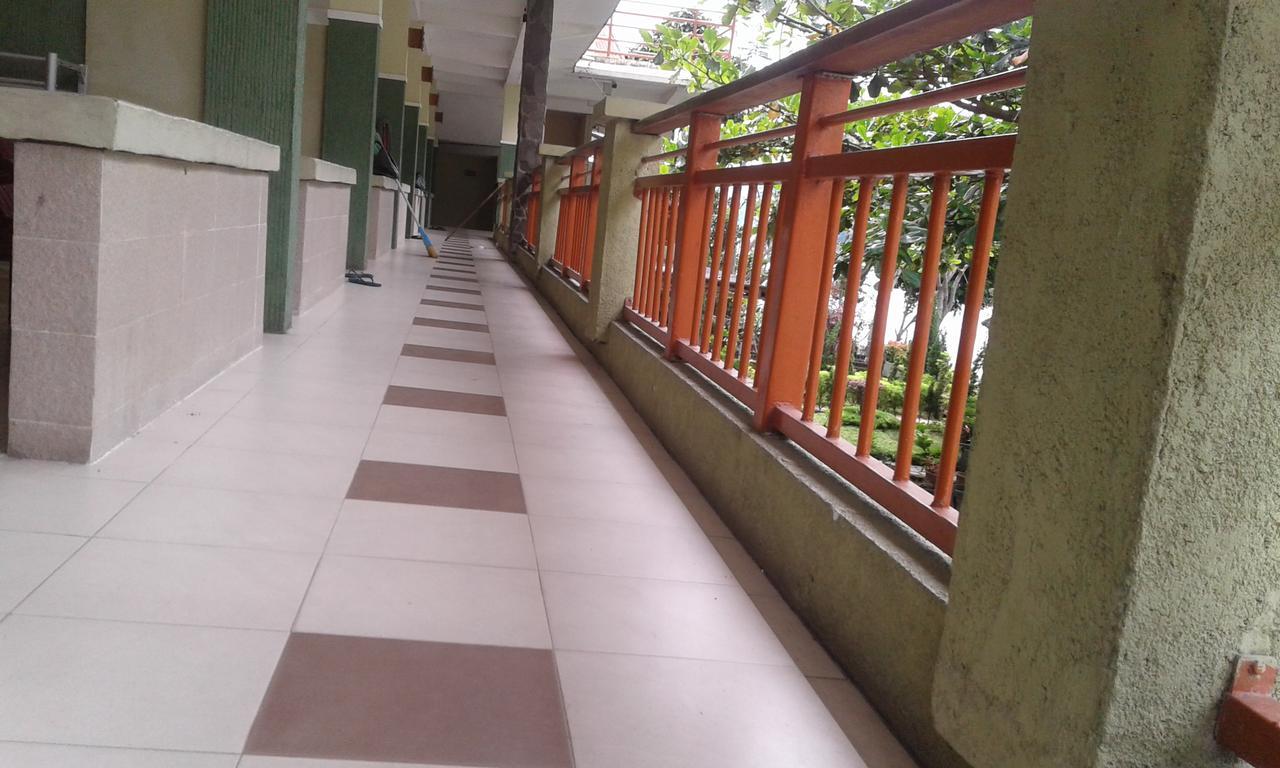 Pandu Lakeside Hotel Parapat Exteriör bild