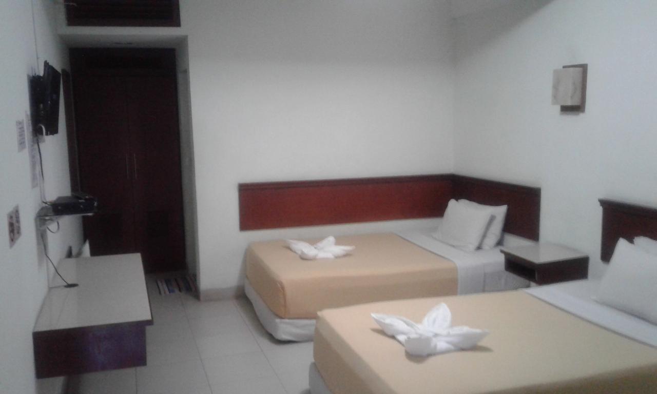 Pandu Lakeside Hotel Parapat Exteriör bild