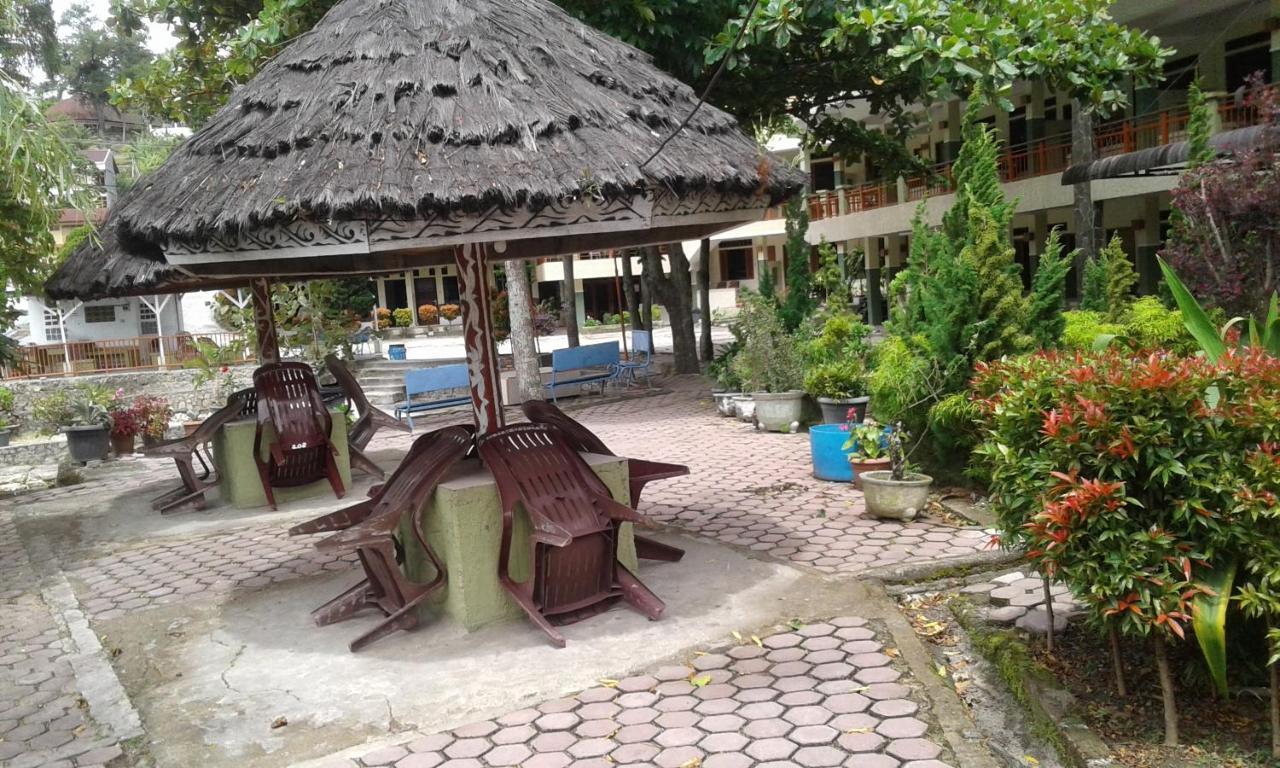 Pandu Lakeside Hotel Parapat Exteriör bild