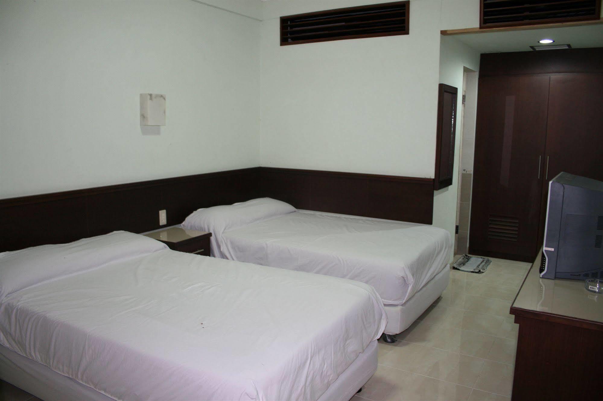 Pandu Lakeside Hotel Parapat Exteriör bild