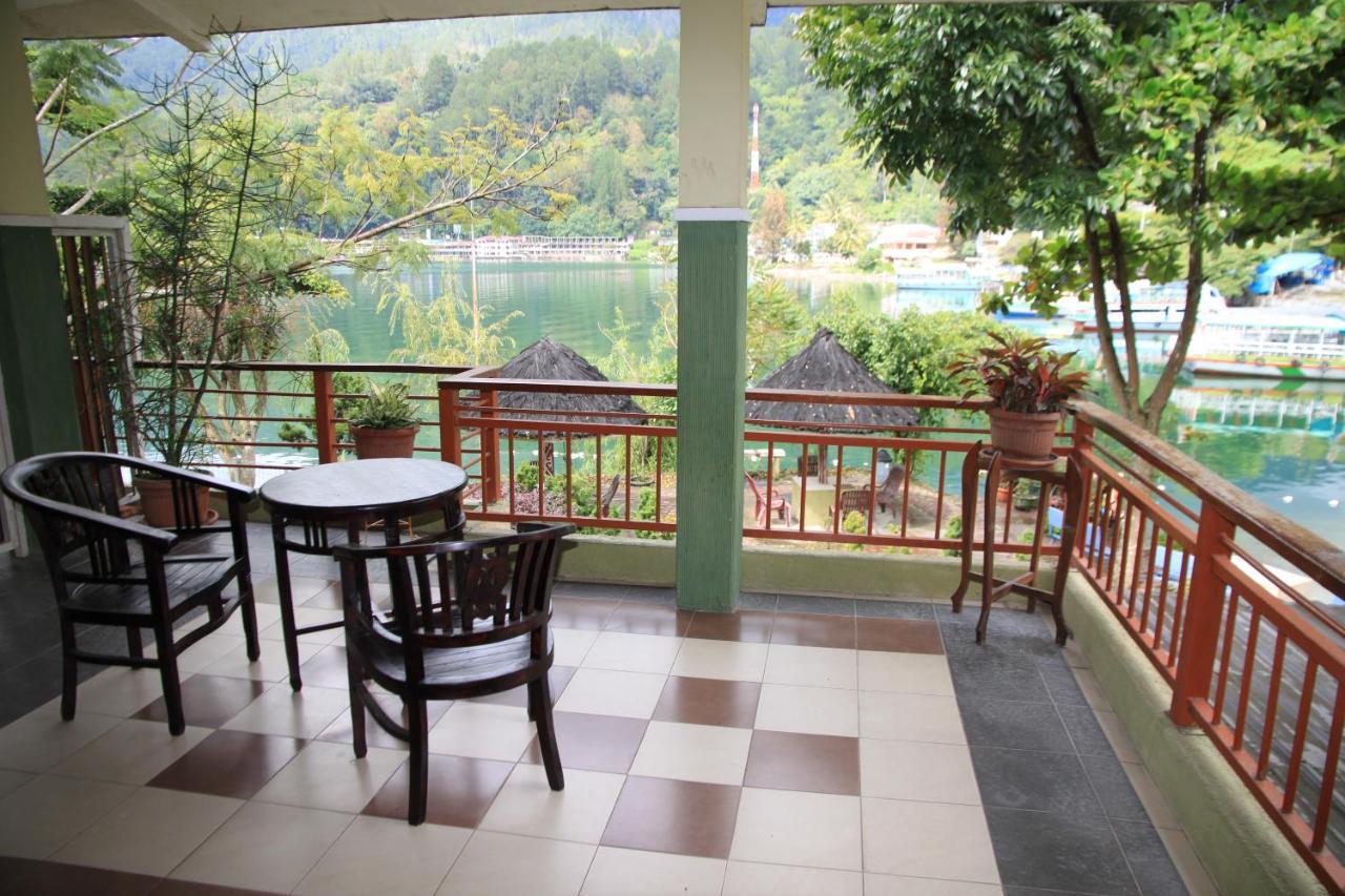 Pandu Lakeside Hotel Parapat Exteriör bild