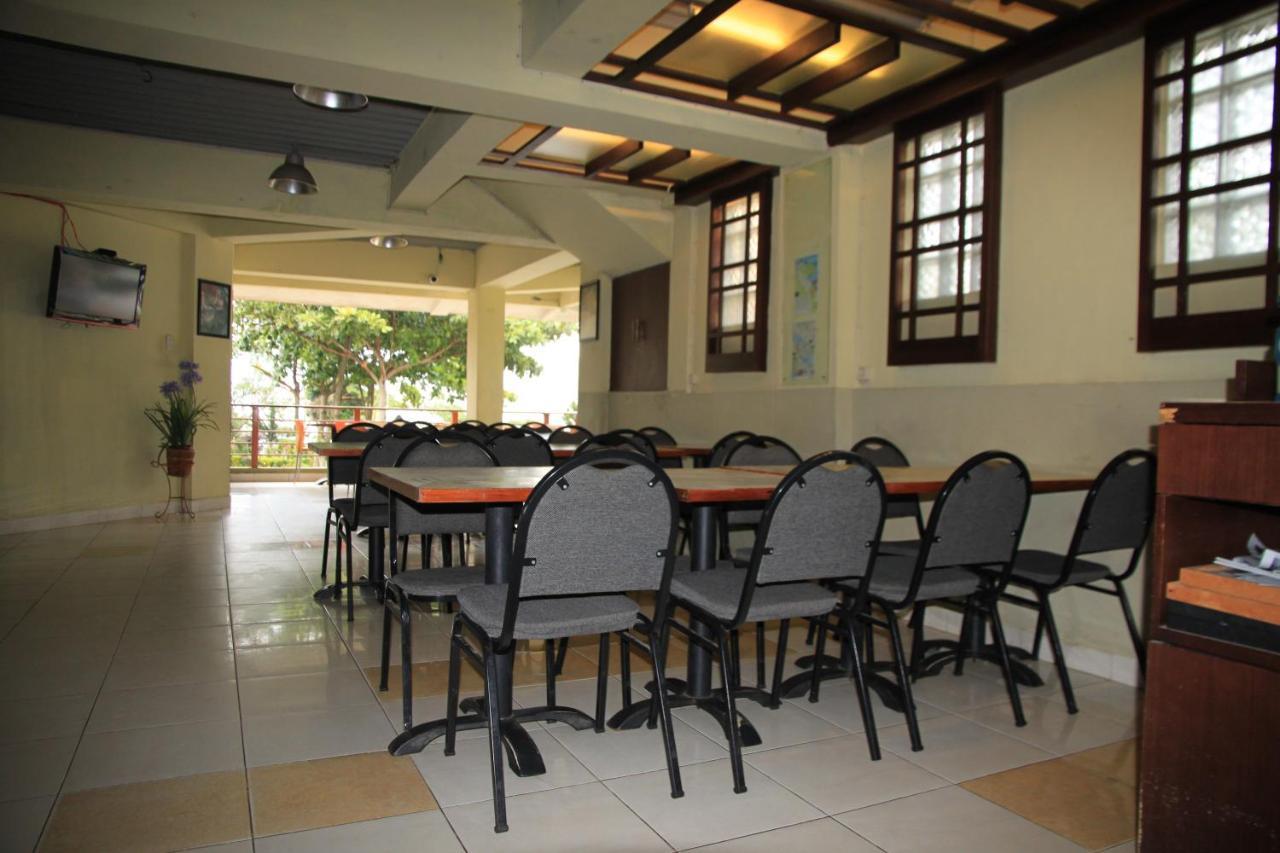 Pandu Lakeside Hotel Parapat Exteriör bild