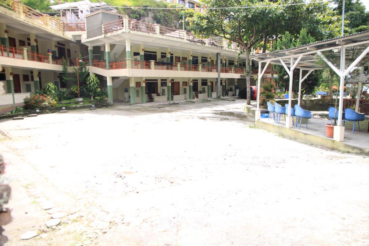 Pandu Lakeside Hotel Parapat Exteriör bild