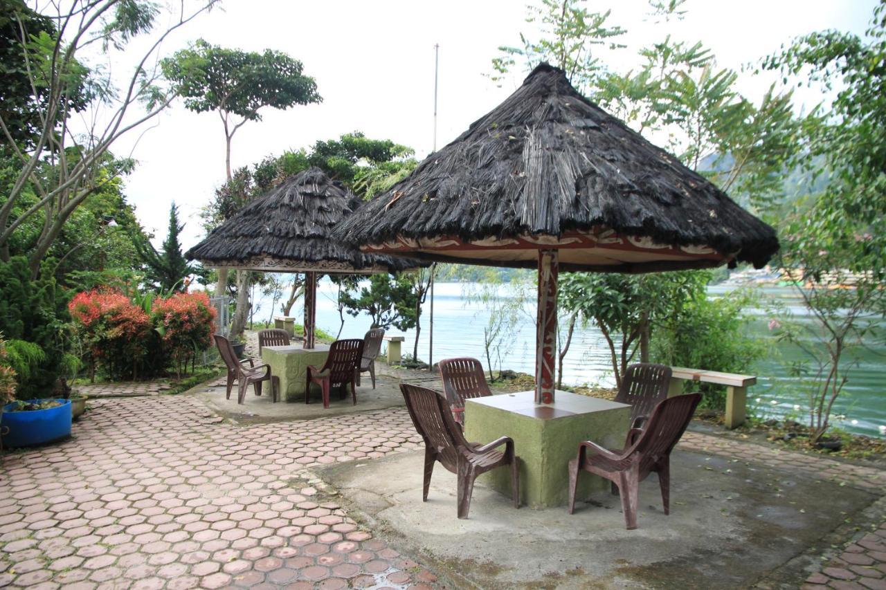 Pandu Lakeside Hotel Parapat Exteriör bild