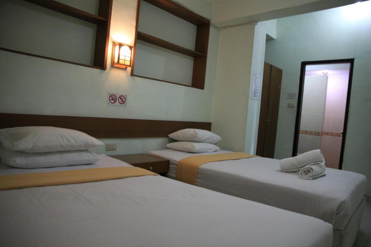 Pandu Lakeside Hotel Parapat Exteriör bild
