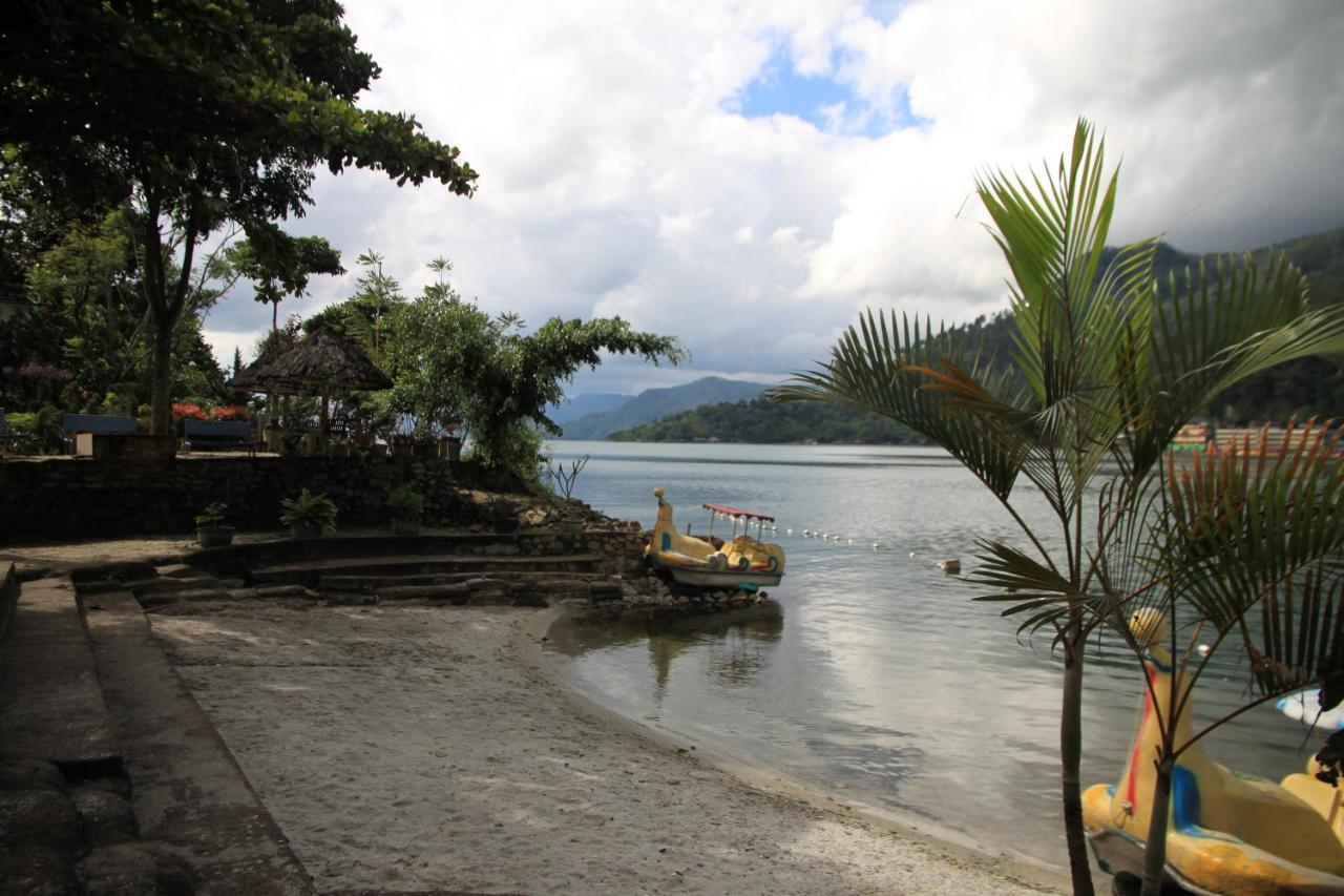 Pandu Lakeside Hotel Parapat Exteriör bild
