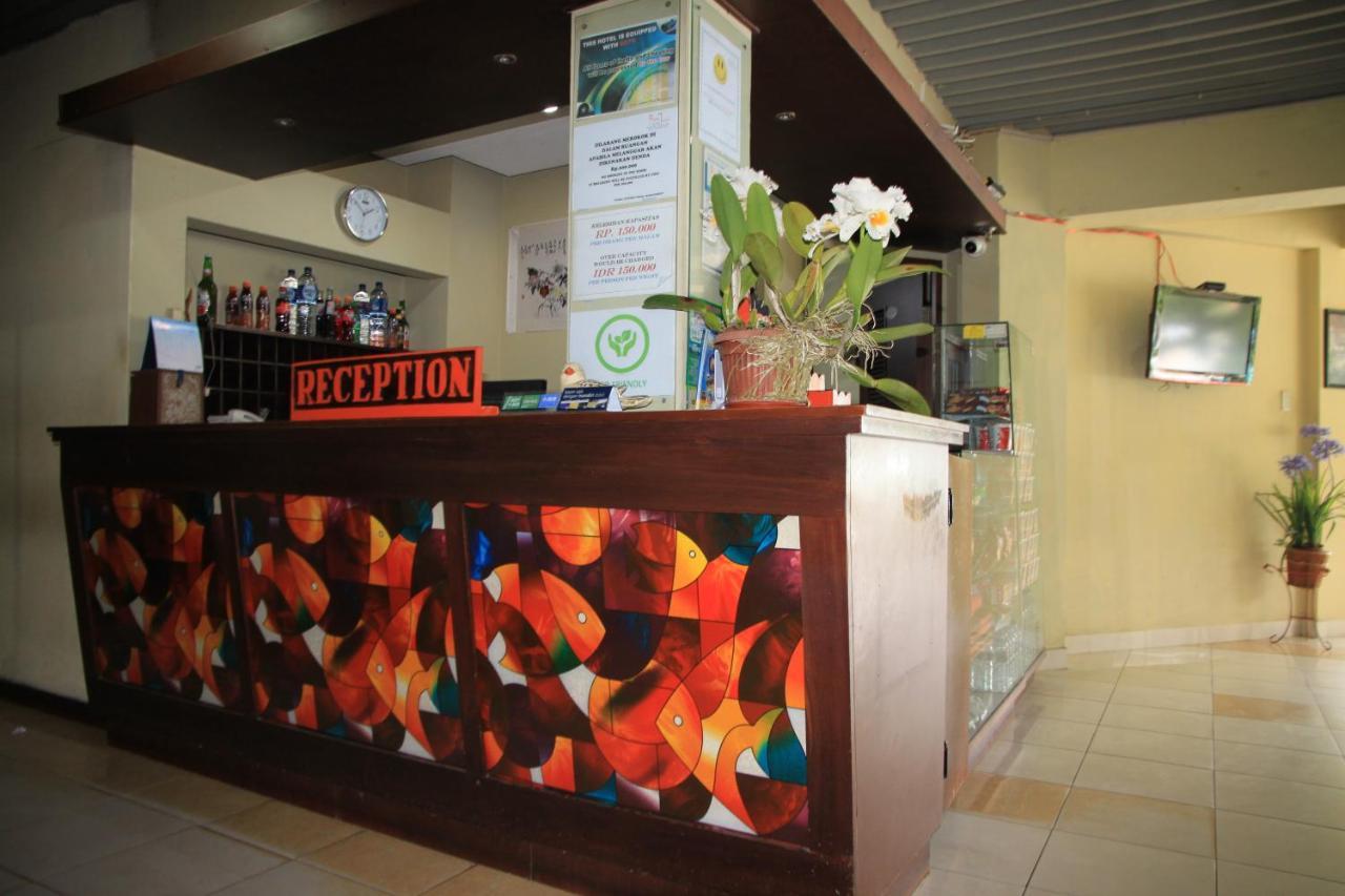 Pandu Lakeside Hotel Parapat Exteriör bild